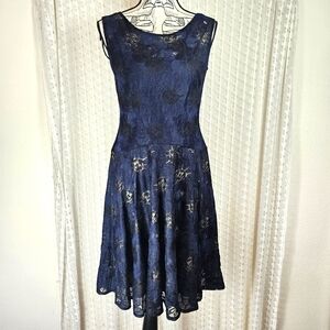 Vera Wang Lace A Line Navy Sleeveless Lace Overlay Dress Size 8